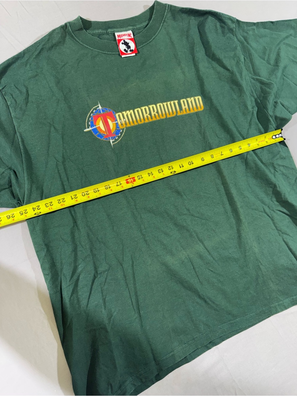 Vintage Disney 1998 Tomorrowland Forrest Green T-Shirt - Picture 7 of 8